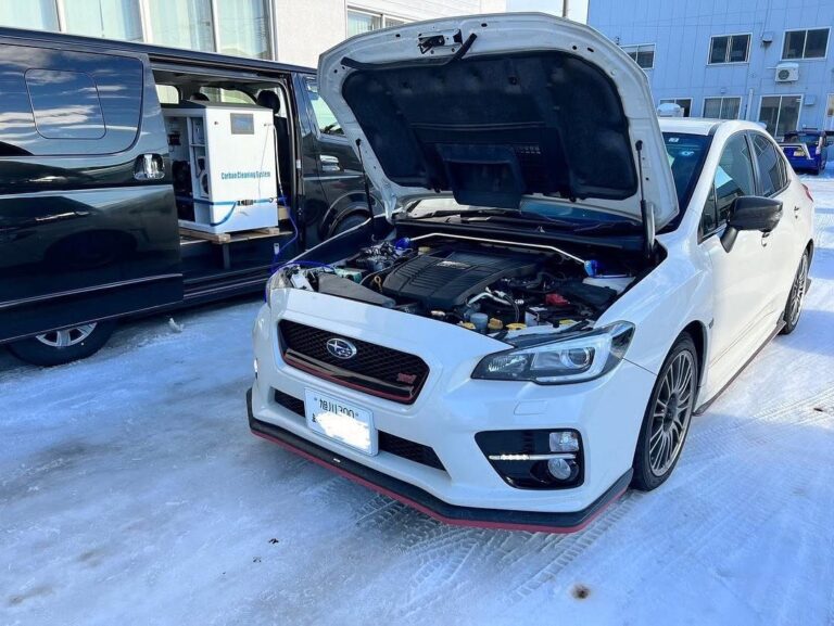 スバル WRX STI 水素ガスエンジンカーボンクリーニング 施工中（工場内で施工）｜有限会社ケースタイル 旭川