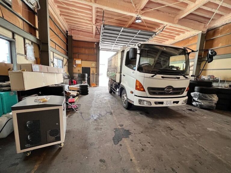 日野 レンジャー（中型トラック） 水素ガスエンジンカーボンクリーニング 施工中（旭川市の当店で施工）｜有限会社ケースタイル 旭川