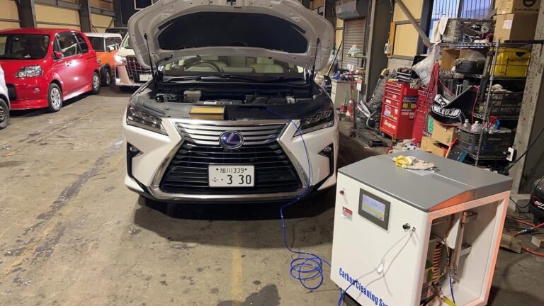 レクサス RX450h 水素ガスエンジンカーボンクリーニング 施工中（旭川市の当店で施工）｜有限会社ケースタイル 旭川