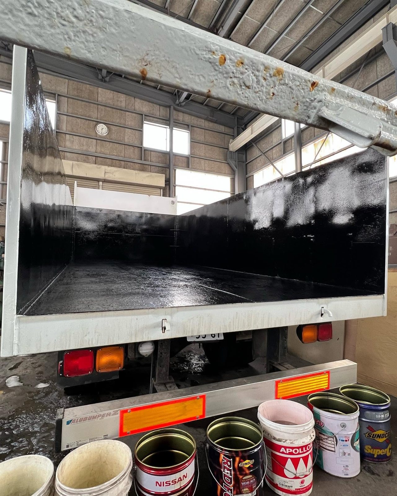三菱ふそう ファイター ダンプ 水素ガスエンジンカーボンクリーニング 施工中(出張施工)|有限会社ケースタイル 旭川