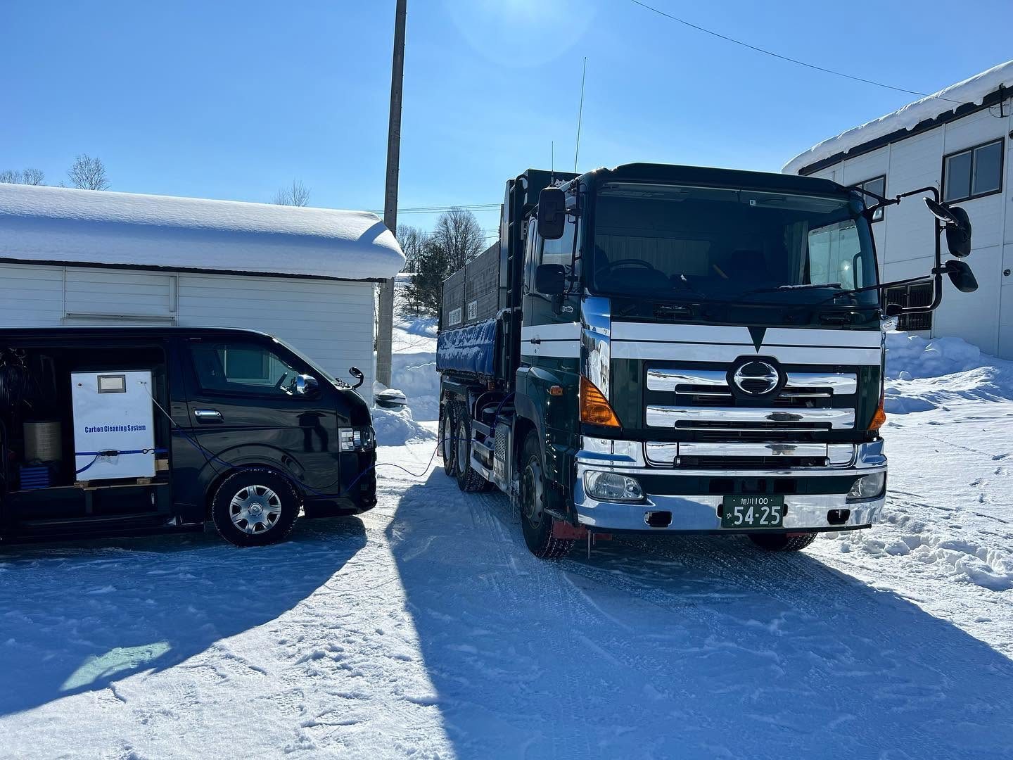 大型トラック(日野プロフィア・冬季出張) 水素ガスエンジンカーボンクリーニング 施工中(出張施工)|有限会社ケースタイル 旭川
