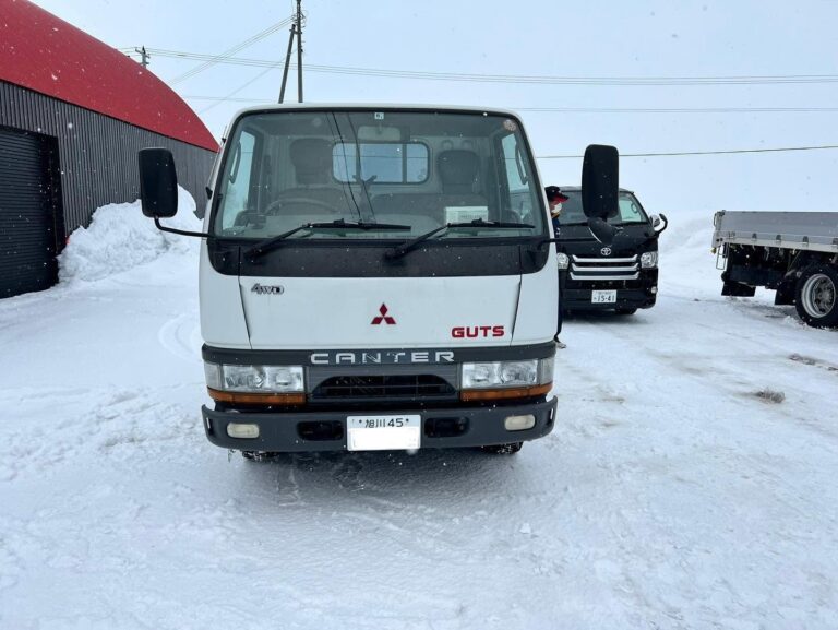 三菱ふそう キャンター 水素ガスエンジンカーボンクリーニング 施工中（出張施工）｜有限会社ケースタイル 旭川