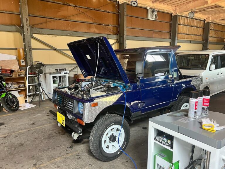 スズキ ジムニー（JA11） 水素ガスエンジンカーボンクリーニング 施工中（旭川市の当店で施工）｜有限会社ケースタイル 旭川