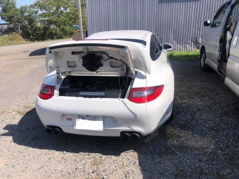 ポルシェ 911（997） 水素ガスエンジンカーボンクリーニング 施工中（出張施工）｜有限会社ケースタイル 旭川
