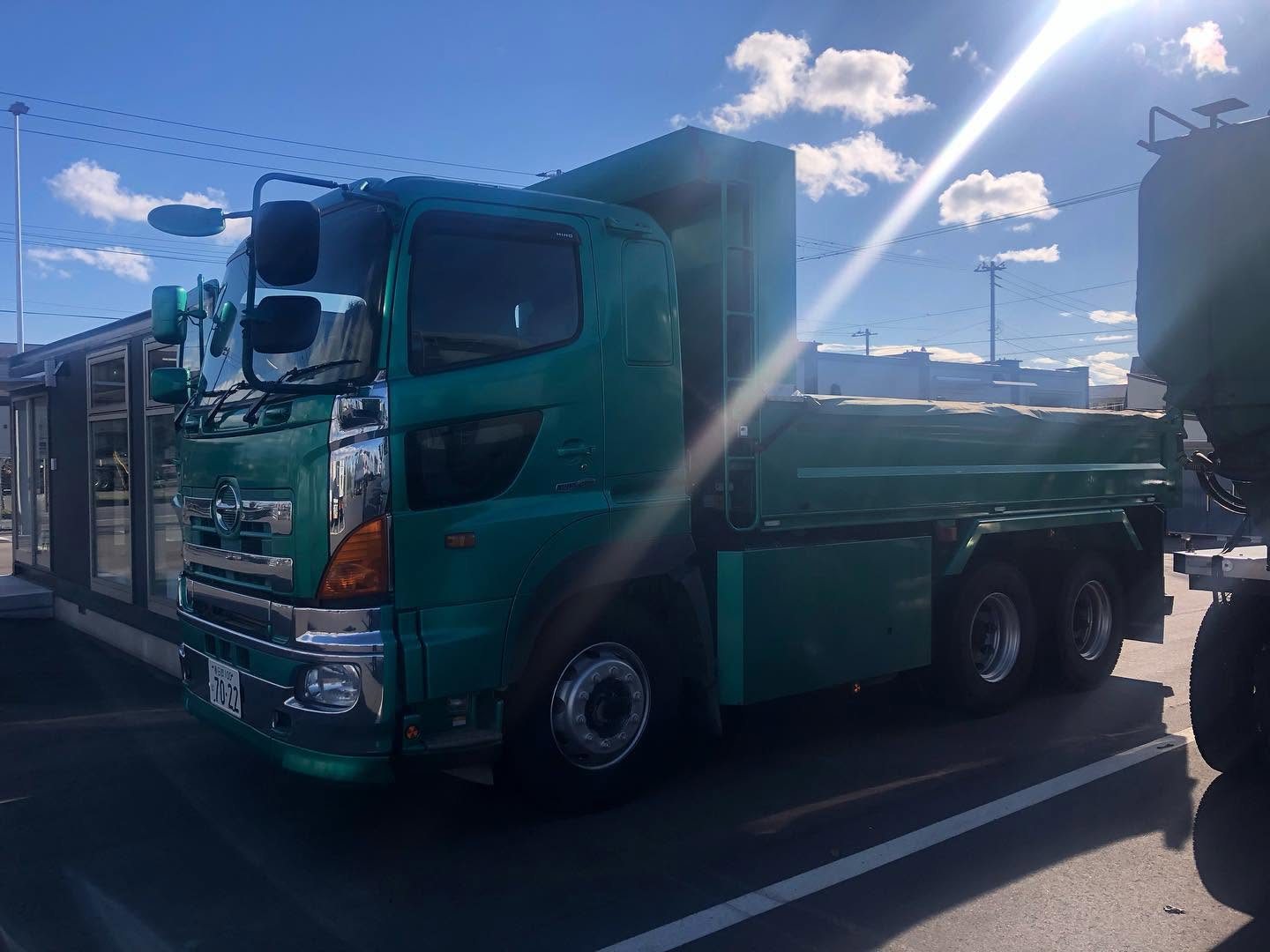 日野 プロフィア（大型・運送会社） 水素ガスエンジンカーボンクリーニング 施工中（出張施工）｜有限会社ケースタイル 旭川