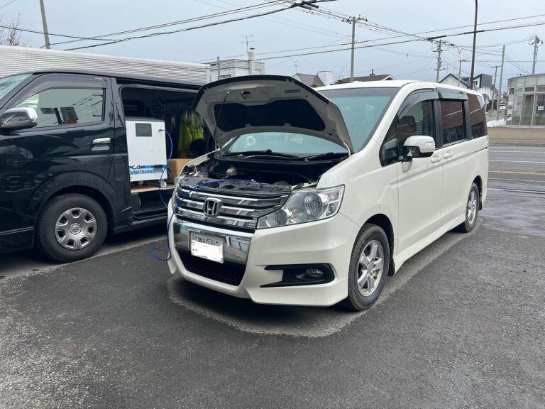 ホンダ ステップワゴン スパーダ（RK） 水素ガスエンジンカーボンクリーニング 施工中（出張施工）｜有限会社ケースタイル 旭川