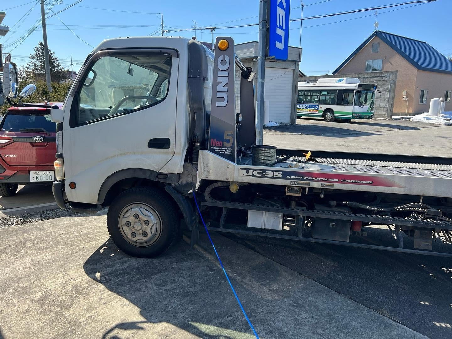 日野 デュトロ 積載車 水素ガスエンジンカーボンクリーニング 施工中（出張施工）｜有限会社ケースタイル 旭川