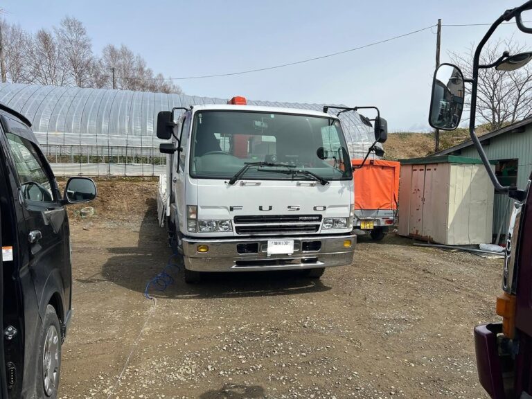 三菱ふそう ファイター 平ボディ（農業法人） 水素ガスエンジンカーボンクリーニング 施工中（出張施工）｜有限会社ケースタイル 旭川