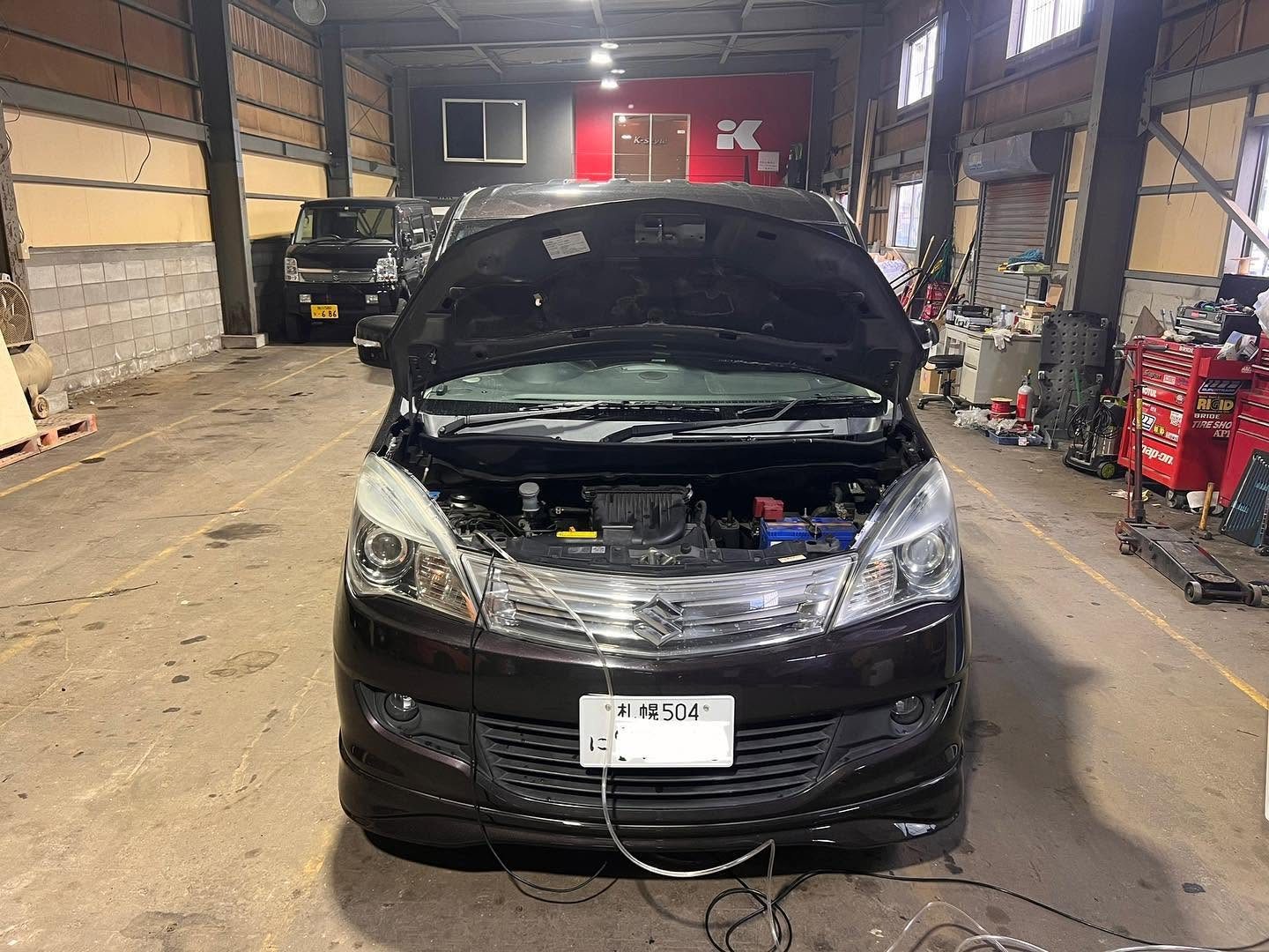 日産 セレナ（C25） 水素ガスエンジンカーボンクリーニング 施工中（旭川市の当店で施工）｜有限会社ケースタイル 旭川