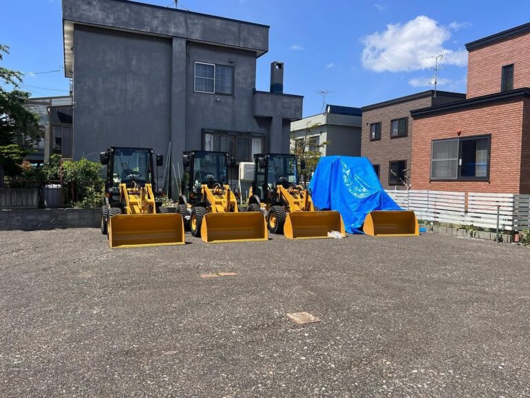 コマツ ホイールローダー 複数台（農場） 水素ガスエンジンカーボンクリーニング 施工中（出張施工）｜有限会社ケースタイル 旭川