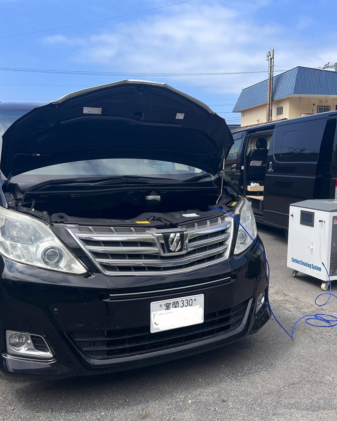 トヨタ アルファード（20系） 水素ガスエンジンカーボンクリーニング 施工中（出張施工）｜有限会社ケースタイル 旭川