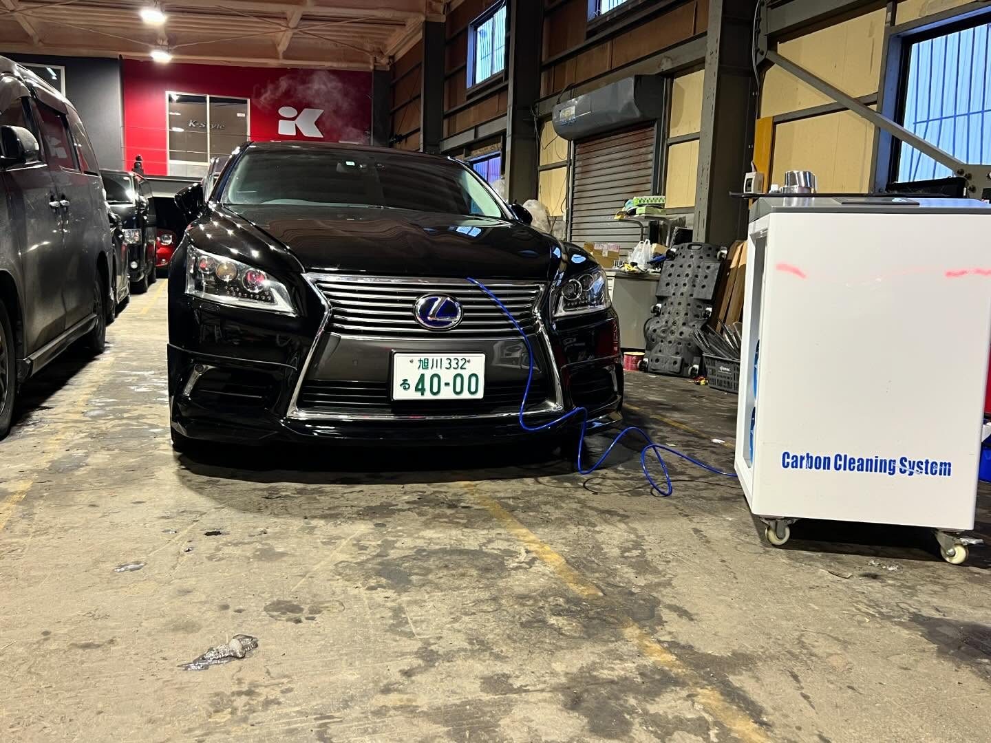 レクサス LS600h(当店施工) 水素ガスエンジンカーボンクリーニング 施工中(旭川市の当店で施工)|有限会社ケースタイル 旭川