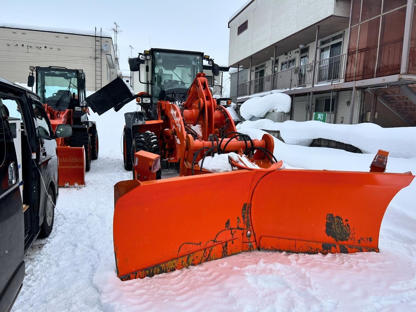 日立 ホイールローダー ZW（除雪） 水素ガスエンジンカーボンクリーニング 施工中（出張施工）｜有限会社ケースタイル 旭川