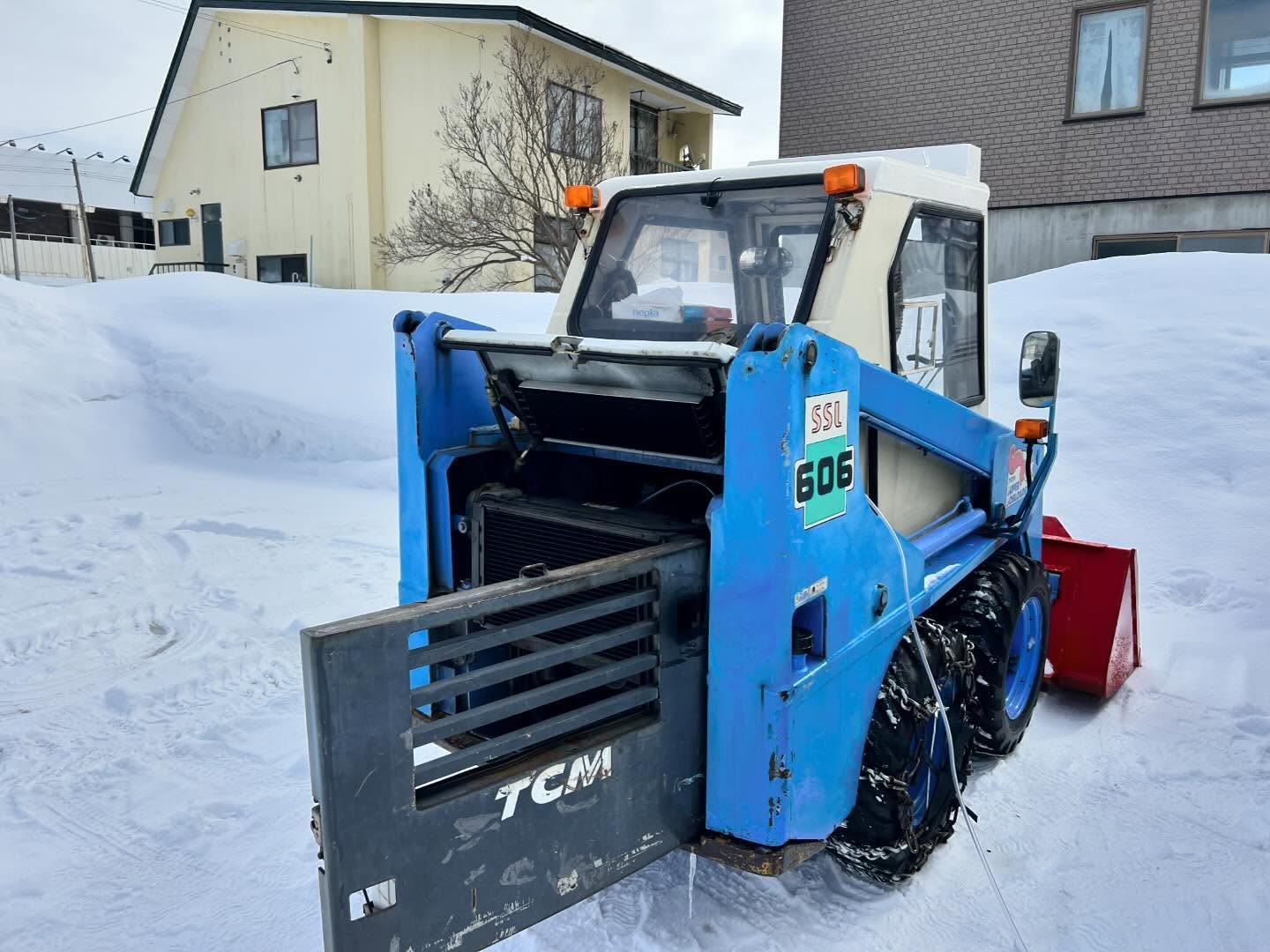 TCM 除雪ローダー 水素ガスエンジンカーボンクリーニング 施工中（出張施工）｜有限会社ケースタイル 旭川