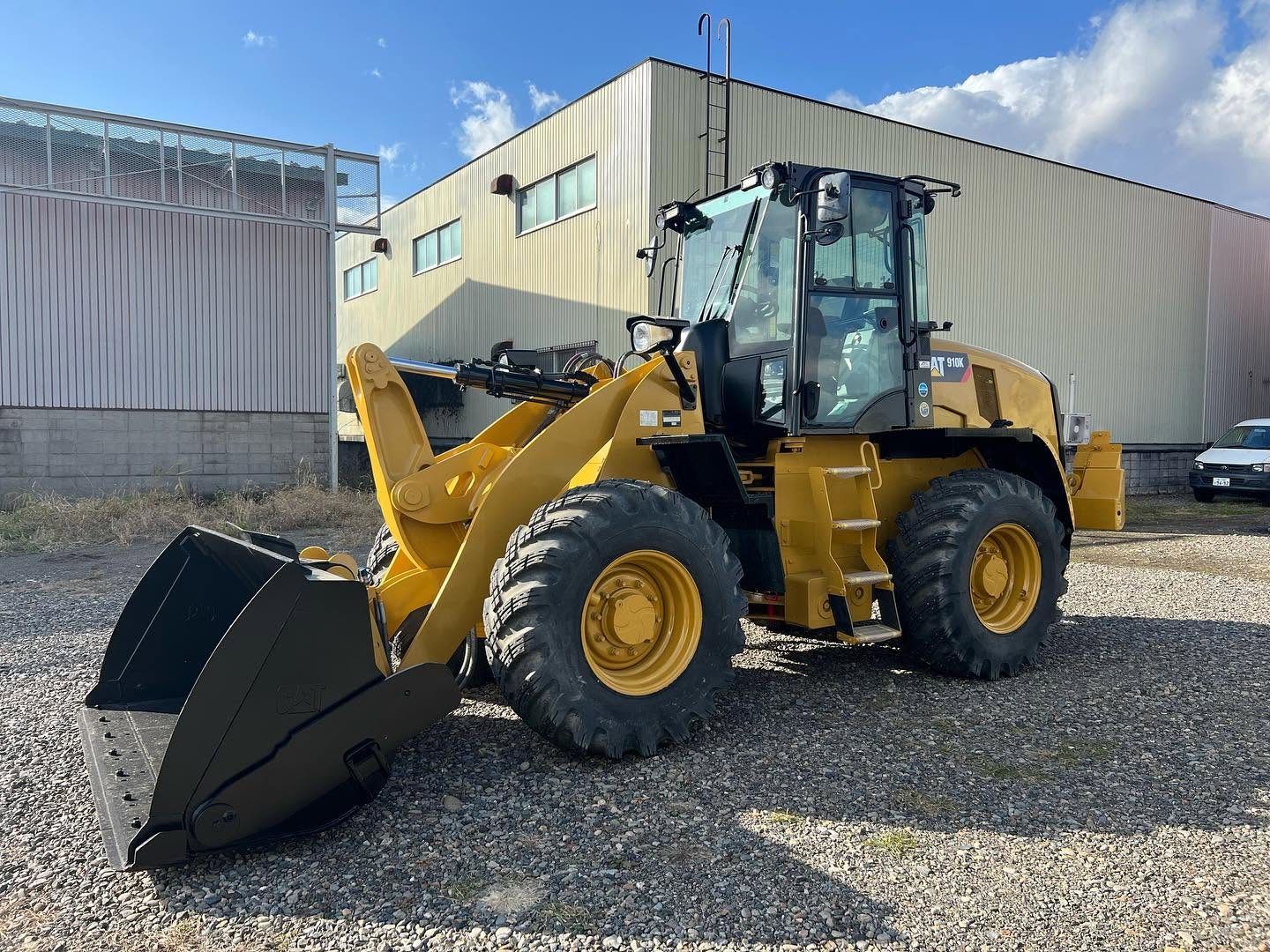 CAT ホイールローダー(出張施工) 水素ガスエンジンカーボンクリーニング 施工中(出張施工)|有限会社ケースタイル 旭川