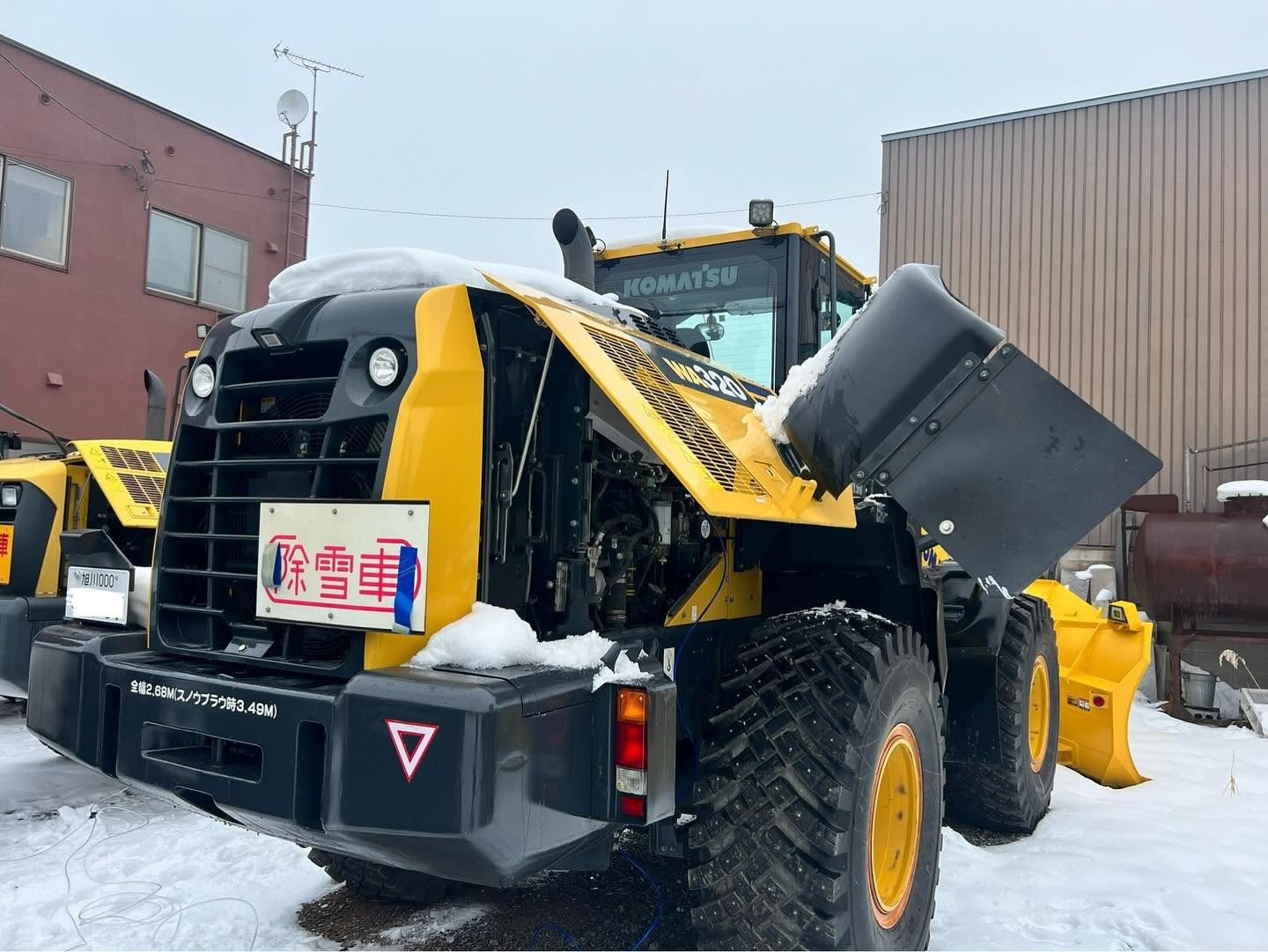 コマツ ホイールローダー（除雪委託車） 水素ガスエンジンカーボンクリーニング 施工中（出張施工）｜有限会社ケースタイル 旭川